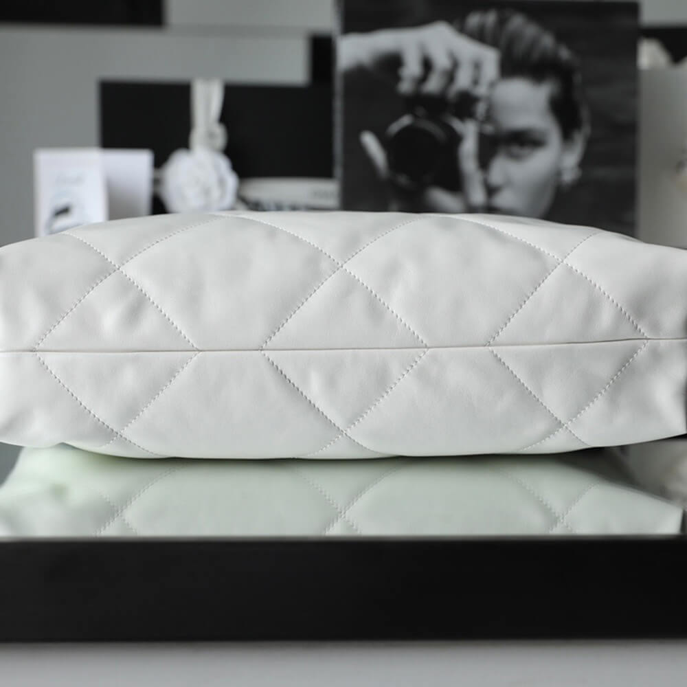 CHANEL 22 HANDBAG(high-end grade)