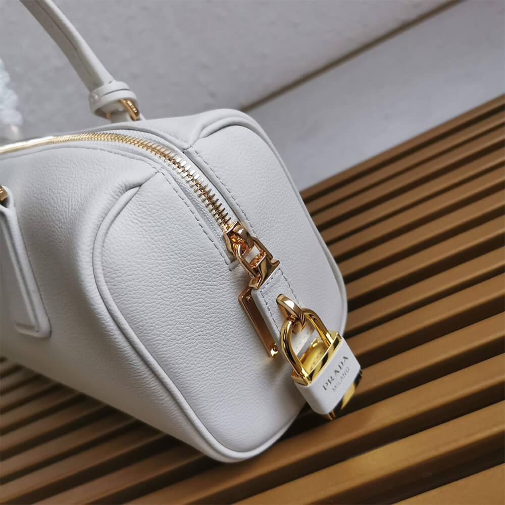 Prada Medium leather top-handle bag with padlock(high-end grade)